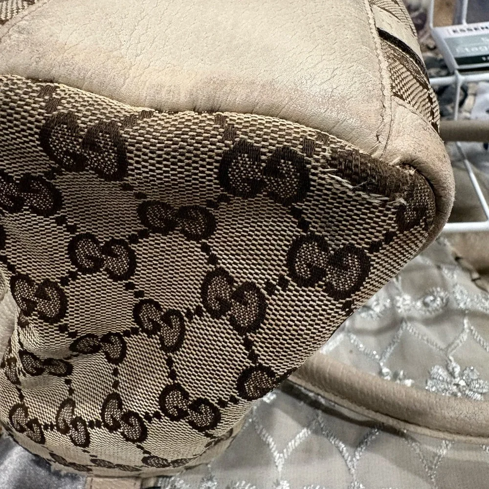 Gucci Beige and Brown Boston Style Monogram Tote Medium - Picture 8 of 11